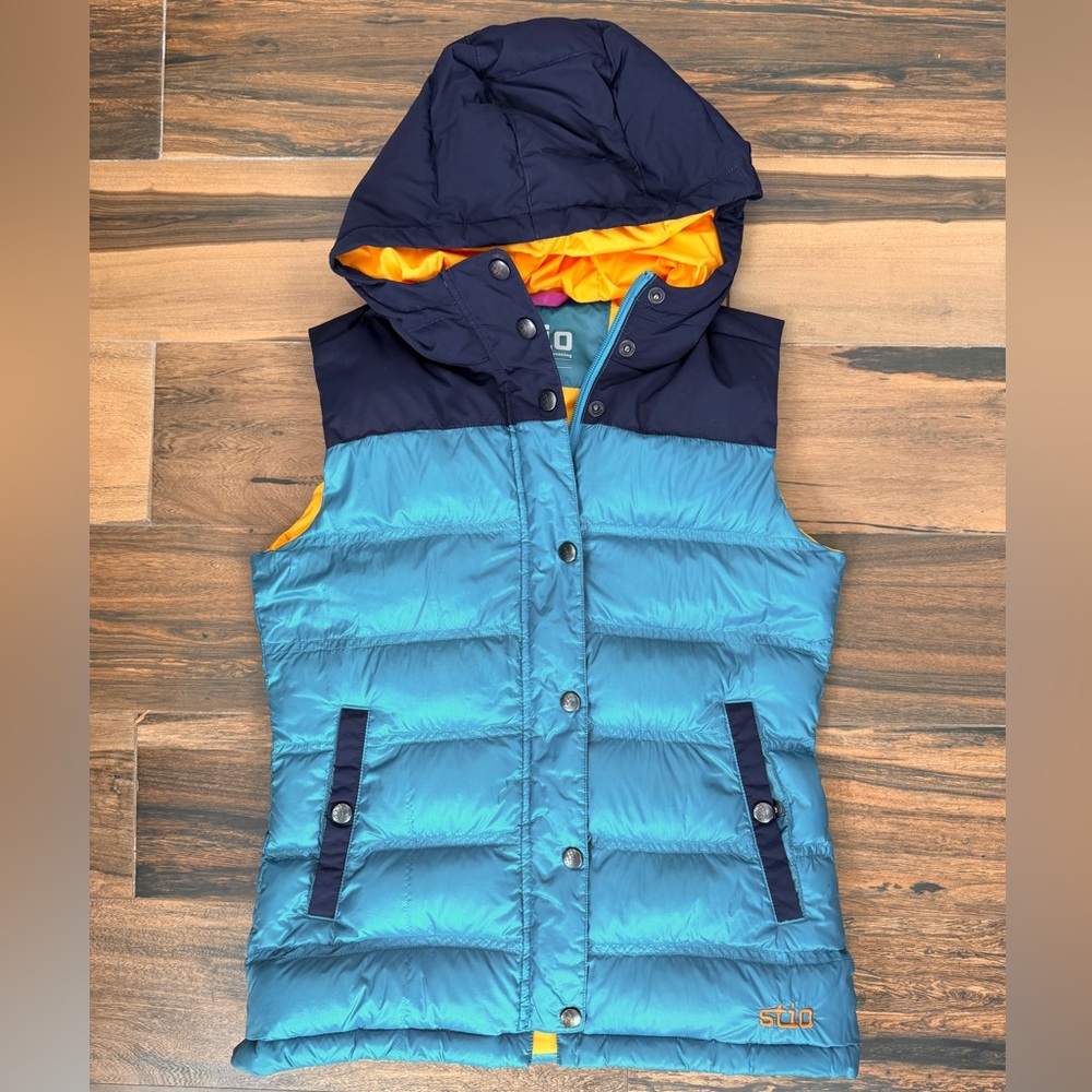 Stio Women’s Hooded Down Puffer Vest- size small